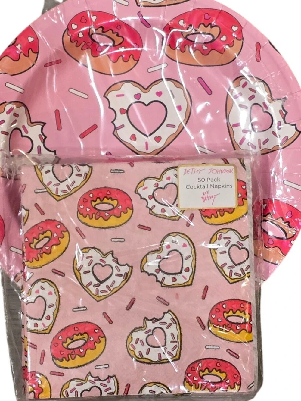 Betsey Johnson‎ Heart Donuts & Cocktail Napkin Set